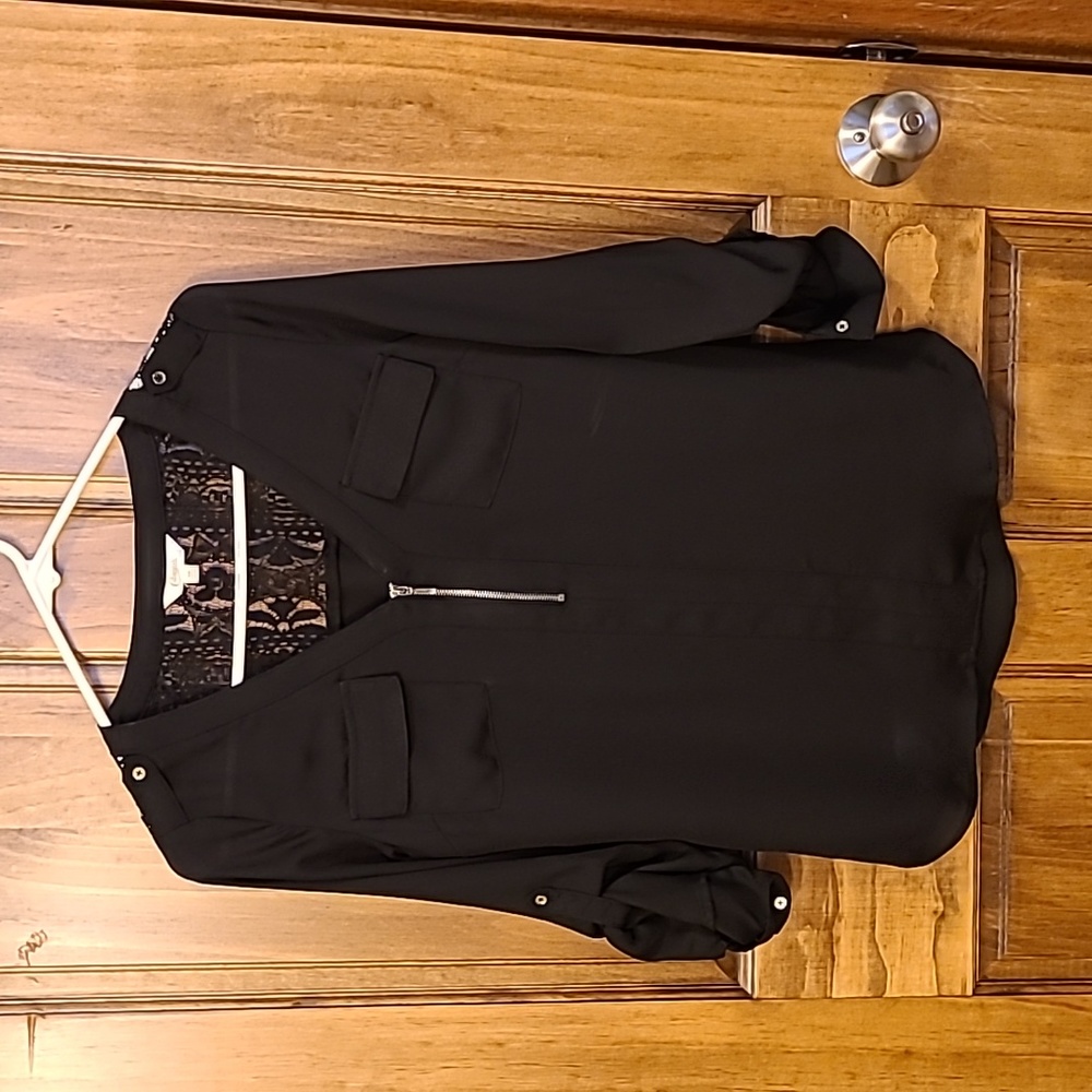 Black 3/4 length sleeve blouse